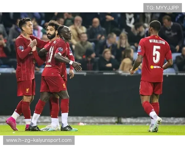 利物浦快速推进压迫对手，萨拉赫低射稍偏